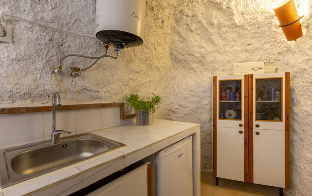 Cueva Mariana Pineda - Photo 4