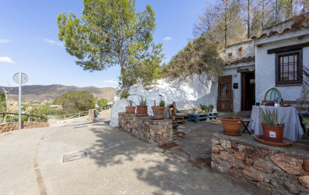 Cueva Mariana Pineda - Photo 32